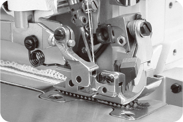 AZ7600SDR-1 :: ジーンズなど厚物用 2本針 5本糸 安全縫いミシン 