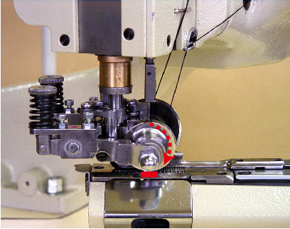FD-62G-20HR :: 4 Needle 6 Thread Feed-off-the-Arm Flatseamer, Applicable  for Surf Suit, FD-62G series - Flatseamer, Products